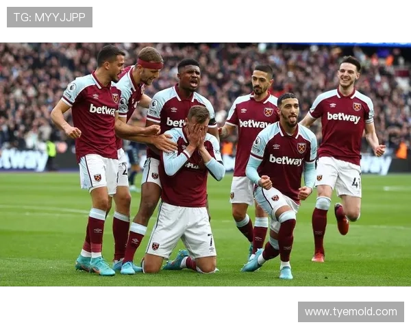 锋线诅咒再度显现 西汉姆联险些失利 锋线诅咒再度显现 西汉姆联险些失利